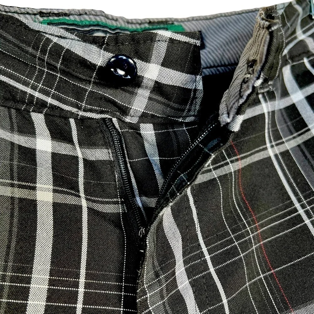 O’Neill Men’s Black & White Plaid Bermuda Length Shorts Size 30 EUC